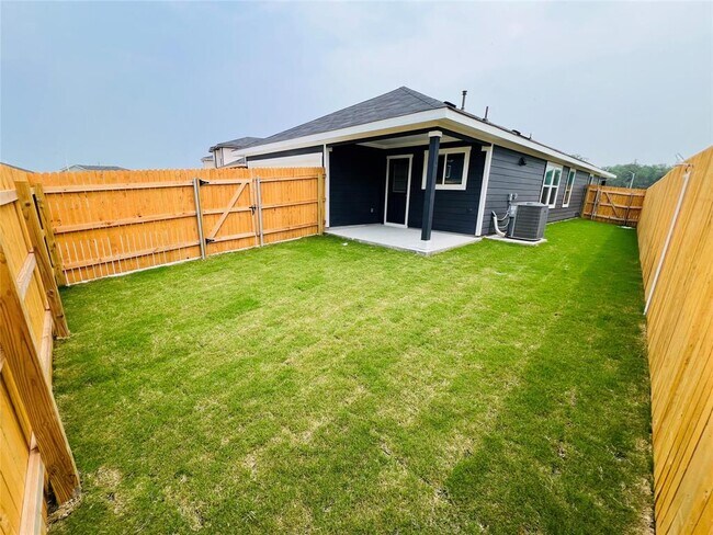 Building Photo - 306 Constanza Trl