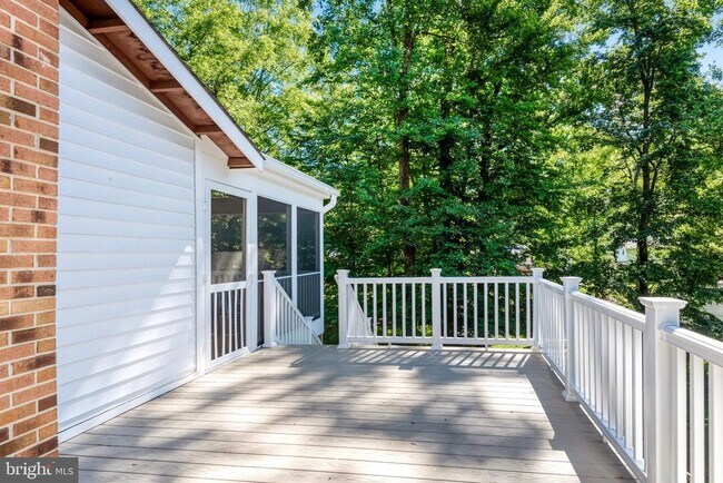 Building Photo - 5019 Fleming Dr