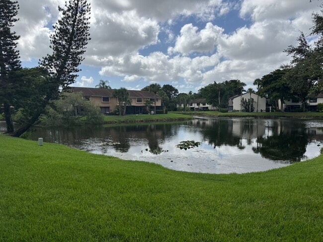 Building Photo - 3733 Carambola Cir N