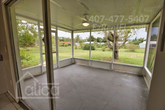 Building Photo - 6667 Carovel Ave
