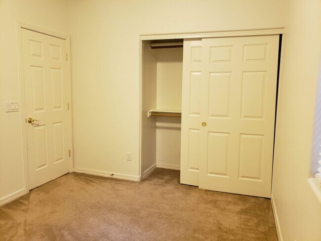 Building Photo - COMING SOON - LARGE DESIRABLE HOME IN SHADOW RIDGE WITH PRIVATE POOL!!!