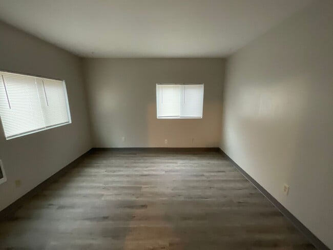 Building Photo - 1518 T Ave