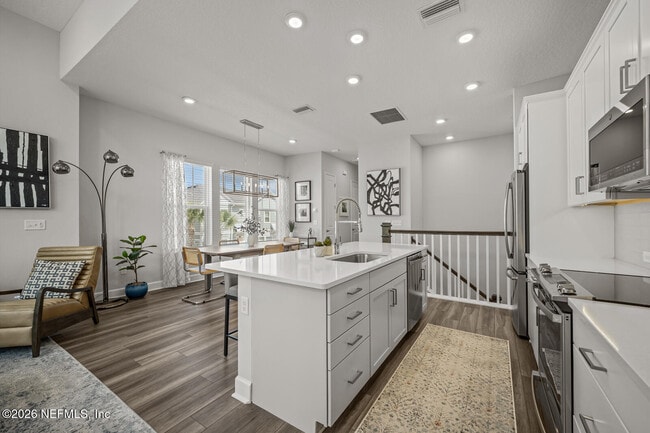 Building Photo - 7440 Loggerhead Ct
