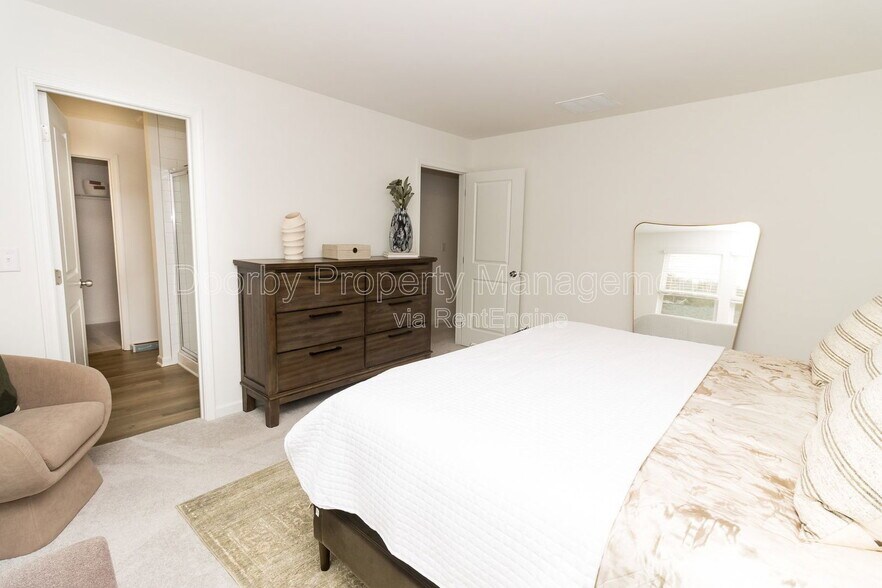 Building Photo - 114 Saddlebred Wy