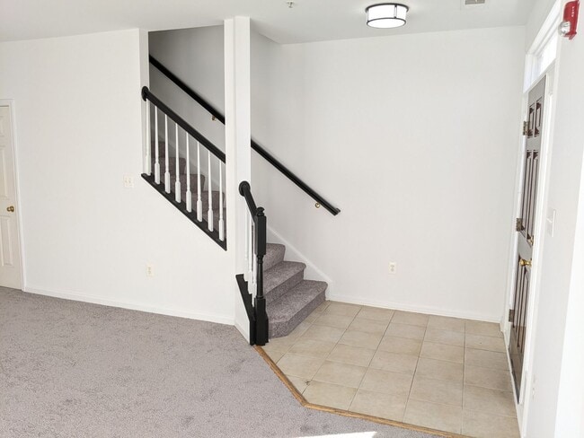 Building Photo - Renovated (upper level) two story condo in Ballenger Creek available mid August!