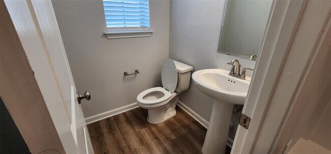 Building Photo - 652 Los Olives Ln