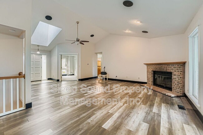 Building Photo - 4817 NE Holman St