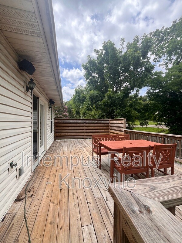 Building Photo - 1333 Willmann Ln