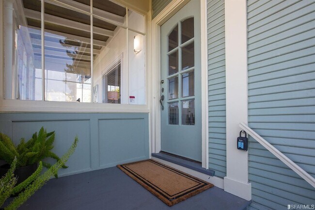 Building Photo - 144 Laidley St