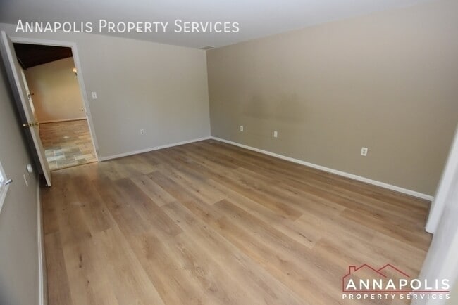 Building Photo - 821 Macsherry Dr