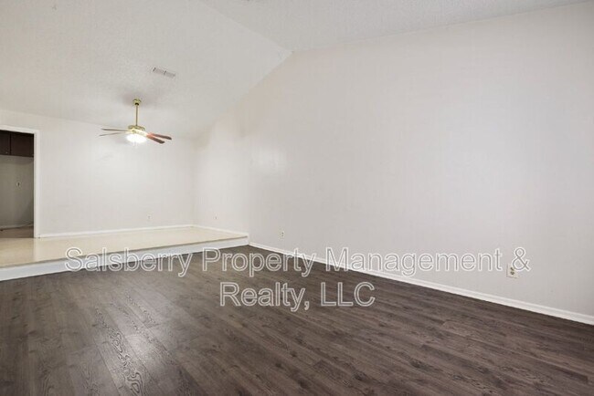 Building Photo - 4913 Westlake Dr