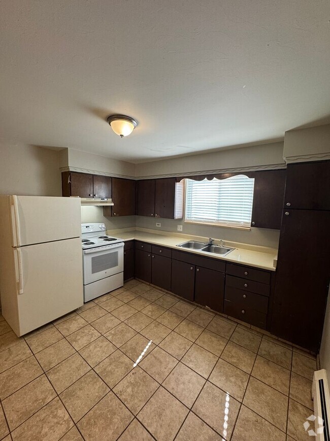 Building Photo - Charming One Bedroom One Bathroom availabl...