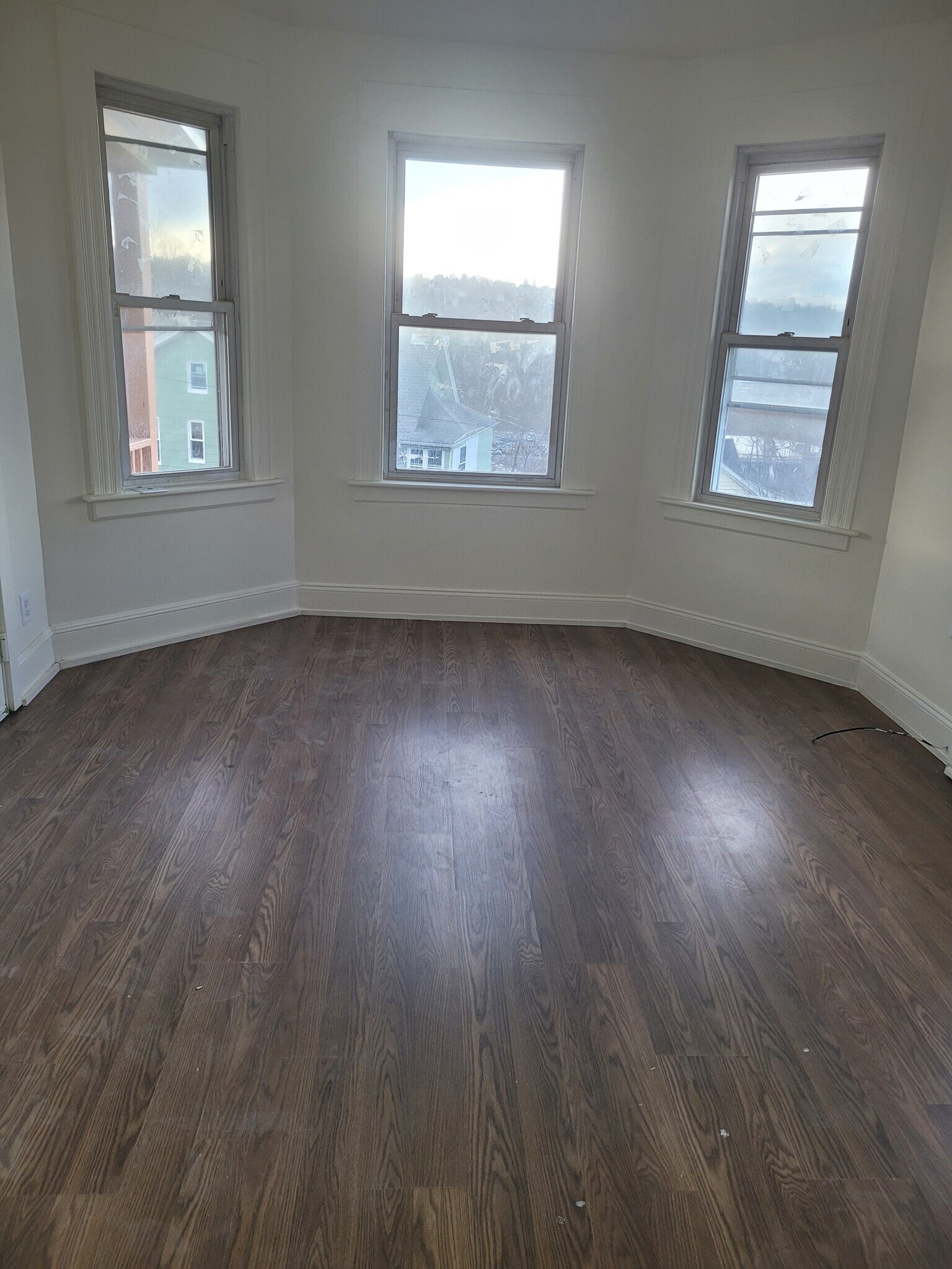 Building Photo - 83 Southview St