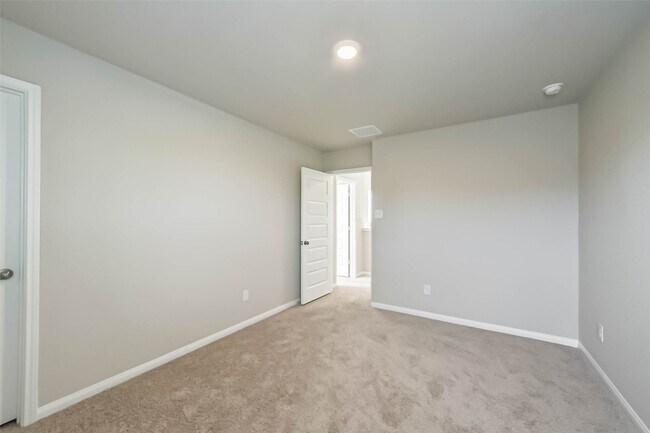 Building Photo - 4907 Luke Matthew Dr