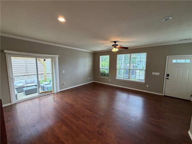 Building Photo - 537 N Keats Dr