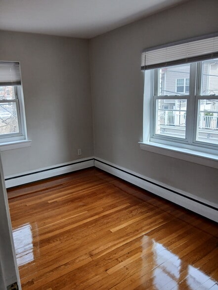 Building Photo - 19 Alton Pl