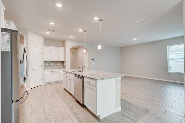 Building Photo - 413 Halter Dr