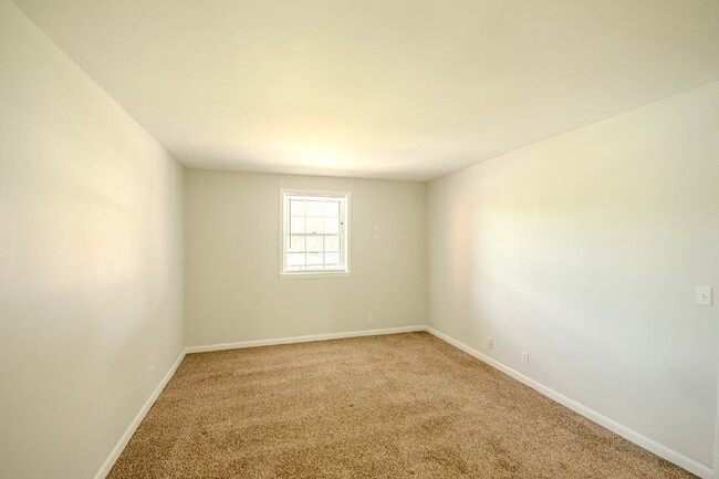 Building Photo - Amazing Location! View of Centennial Park!...