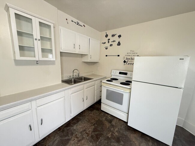 Building Photo - 311 W Mason St