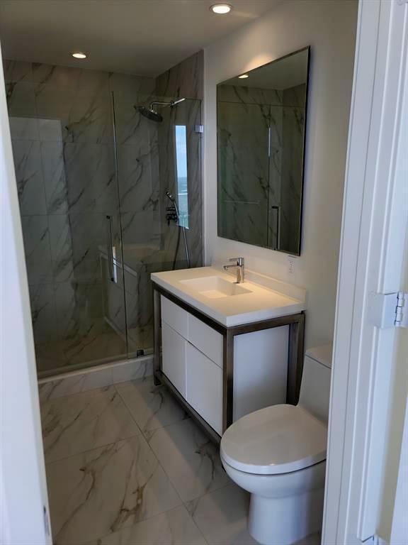 Building Photo - 2000 Metropica Wy