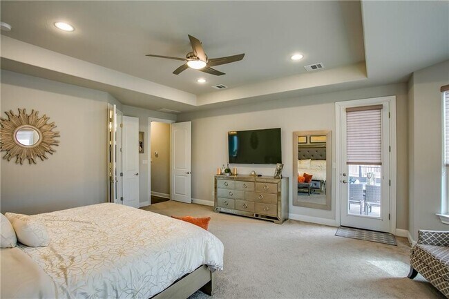 Building Photo - 2236 Long Bow Dr