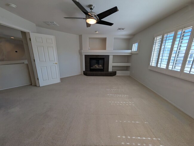 Building Photo - 4 Bedroom 2.5 Bath With Private Pool