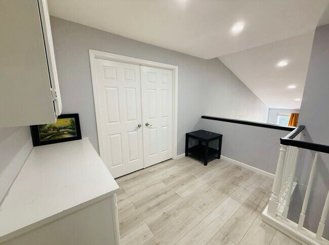 Building Photo - 4122 Bell Common