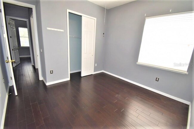 Building Photo - 16612 Tudor Grove Dr