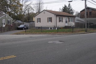 Building Photo - 23 Alger St