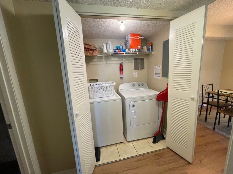 Building Photo - 2690 Coral Landings Blvd