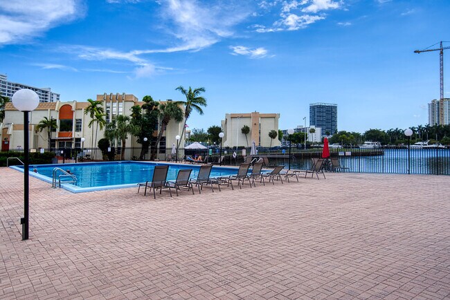 Building Photo - 2000 Atlantic Shores Blvd