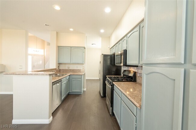 Building Photo - 7528 Holloran Ct