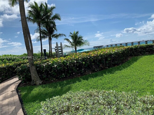 Building Photo - 16711 Collins Ave