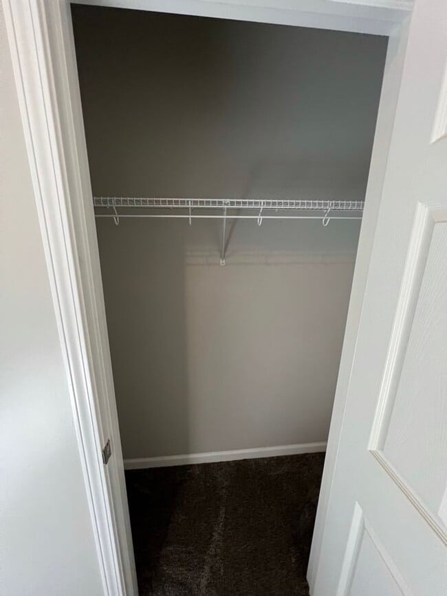 Building Photo - Townhome For Rent In Hoover!!! Available now!