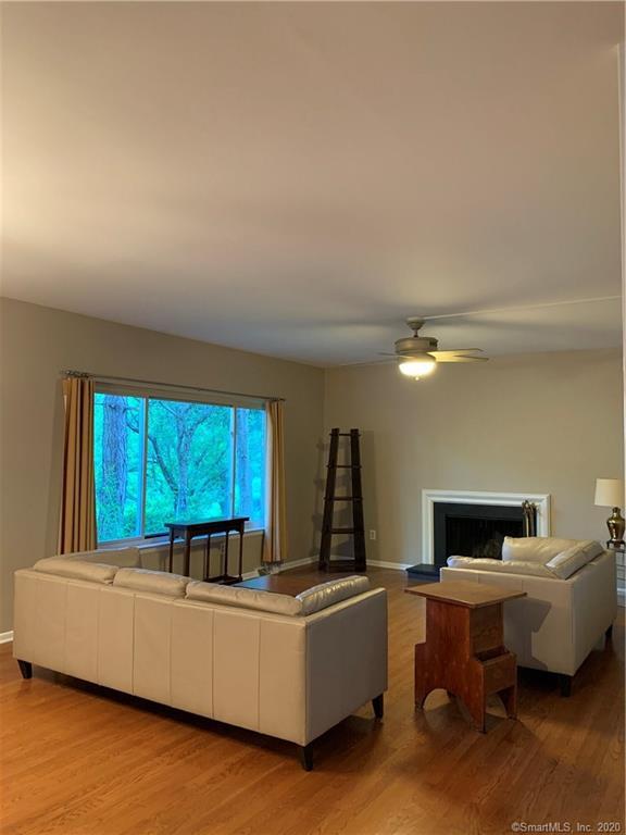 Building Photo - 13 Hills Ln