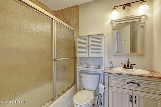 Building Photo - 265 Norgrove Ave