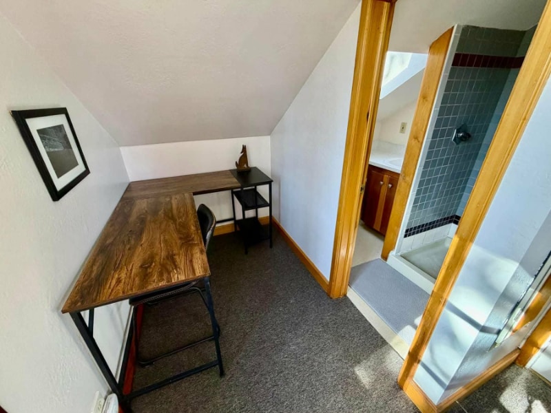 Building Photo - 528 W Columbia St