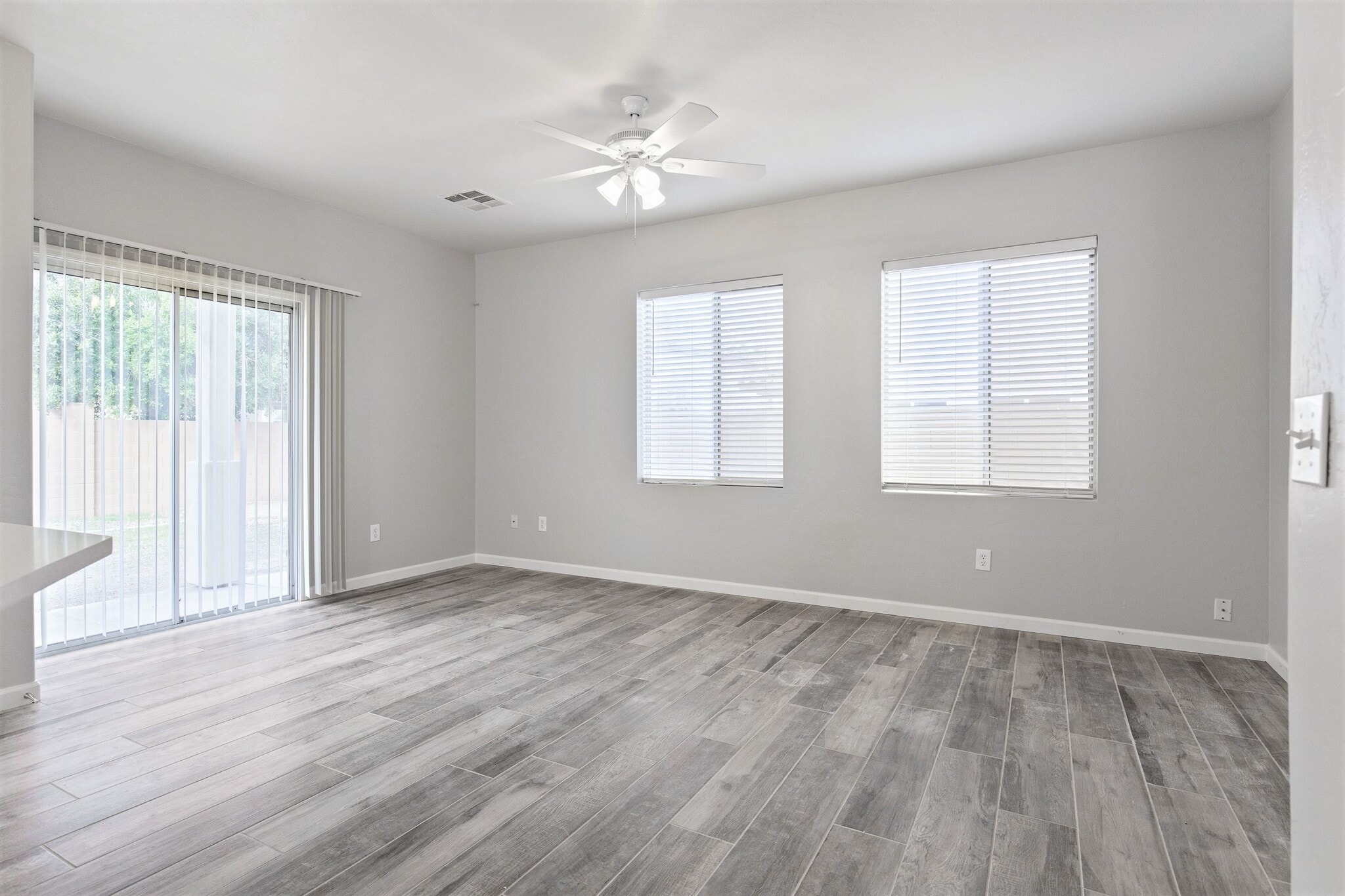 Large Family Room - 664 E Mariposa Pl