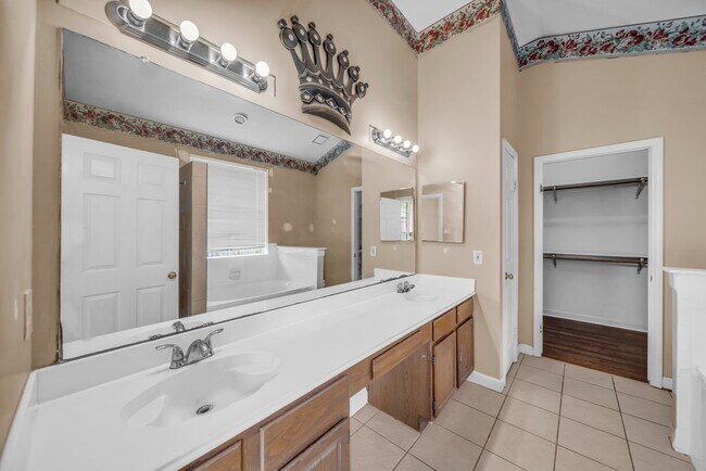 Building Photo - 15007 Chestnut Falls Dr