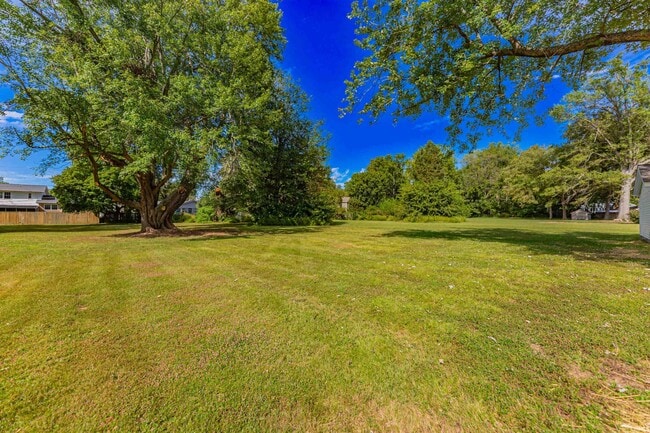 Building Photo - 1401 Fuquay Rd
