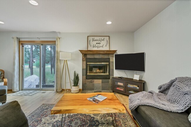 Building Photo - Riverfront Property | Lease Options | Pet Friendly