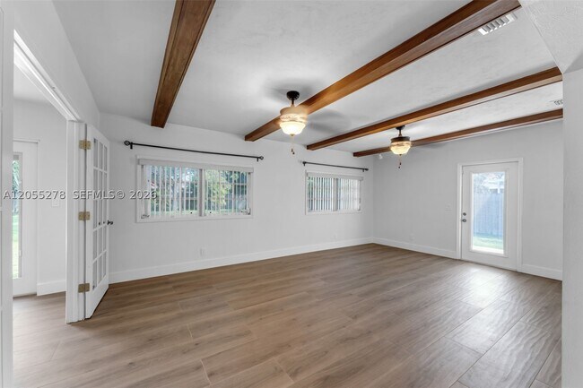 Building Photo - 9121 Ridgeland Dr
