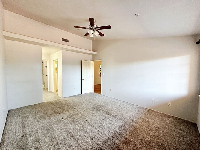 Building Photo - 1 MONTH FREE!!! 2 BEDROOM SINGLE STORY TOWNHOME 55+ COMMUNITY