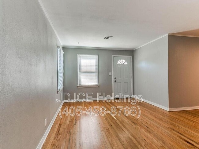 Building Photo - 513 E Northrup Dr