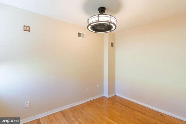 Building Photo - 2822 S Smedley St