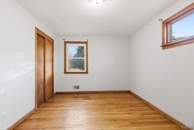 Building Photo - 7310 Oswego Rd