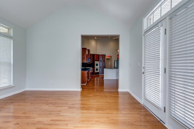 Building Photo - Luxury, Location, and Lifestyle on Rolling...