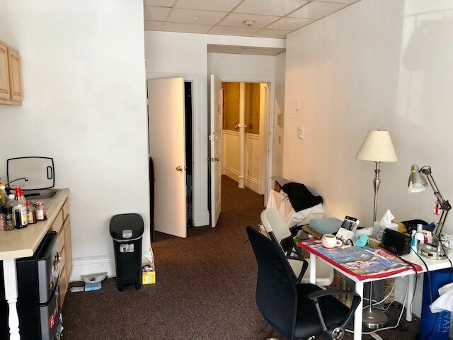 Building Photo - 848 Beacon St