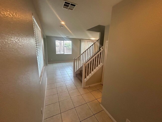 Building Photo - SW 2 story!