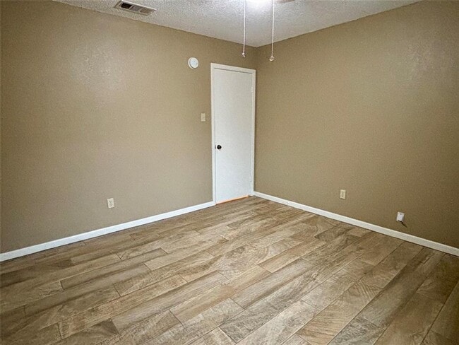 Building Photo - 314 Tamara Dr